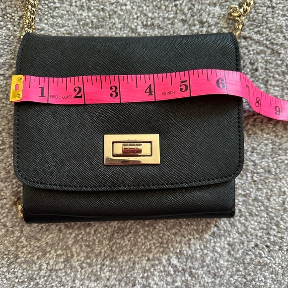 Danier Leather small crossbody - Picture 4 of 7